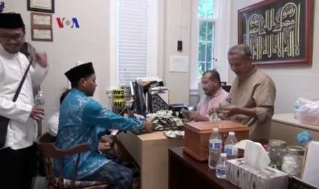 Panitia zakat dan kurban komunitas Muslim Indonesia di Maryland, AS