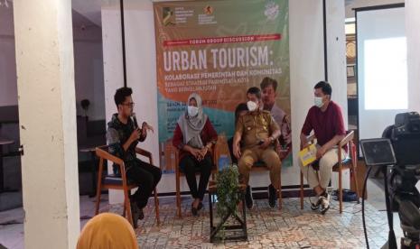 Pokdarwis Hutan Bambu Bekasi mewakili BUMMas Margahayu Berdaya menjadi narasumberdalam FGD Urban Tourism yang diselenggarakan oleh Satgas Pemulihan dan Transformasi Ekonomi Jawa Barat, Senin (18/10).