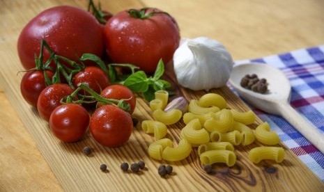 Pola makan ala diet Mediterania mengandung banyak sayur dan buah.