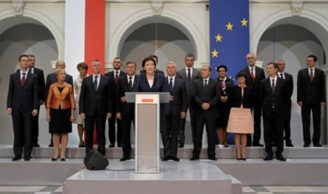 Poland's Prime Minister designate Ewa Kopacz (center) presents her cabinet during a news conference at Politechnika Warszawska in Warsaw September 19, 2014.