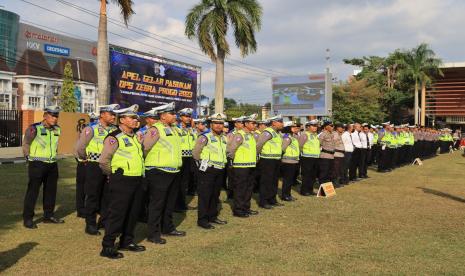 Polda DIY menggelar Apel Gelar Pasukan yang dilaksanakan di Halaman Mapolda DIY, pada Senin (4/9/2023).