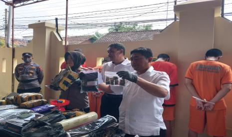  Polda DIY merilis pengungkapan kasus peredaran ganja Yogyakarta-Meda di Mapolda DIY, Senin (19/6/2023).