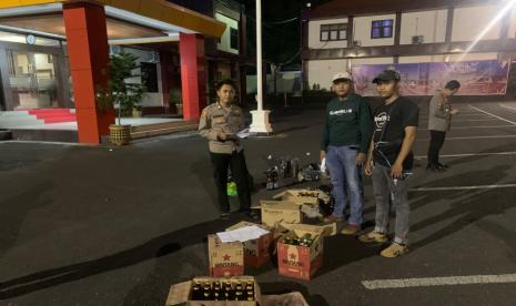 Polda Malut di hari pertama hingga hari keempat pelaksanaan operasi Pekat Kie Raha I 2024 Polda Malut berhasil mengamankan sejumlah minuman keras (miras) dari berbagai jenis, Rabu (6/3/2024). 