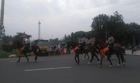 Polisi berkuda di sekitaran Monas, jelang aksi 4 November, (4/11).