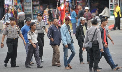 Polisi di Terminal Ubung, Denpasar. (ilustrasi)