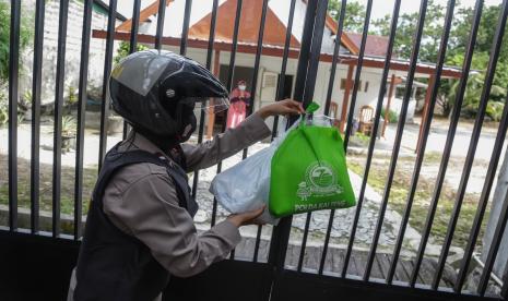 Walkot Cirebon Gelorakan Sedekah Bantu Warga Terdampak Covid (ilustrasi).