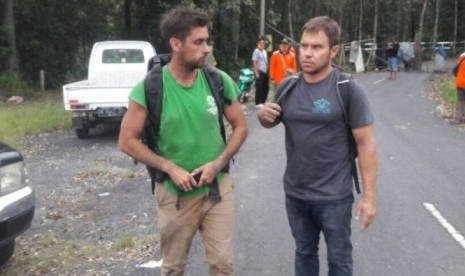 Polisi mengatakan, para pria itu mulai mendaki Gunung Agung pada pukul 2 dini hari.