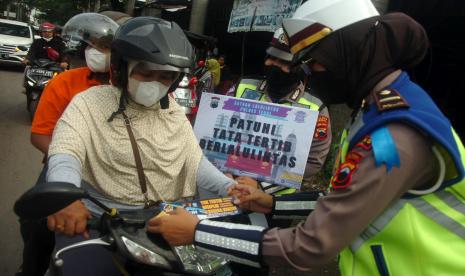 Ilustrasi Polisi. Pelaksanaan tilang langsung bentuk pendisiplinan 