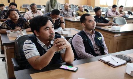 Politeknik Pembangunan Pertanian (Polbangtan) Bogor selaku Provincial Project Implementation Unit (PPIU) di Provinsi Jawa Barat menggelar kegiatan District Multi Stakeholder Forum (DMSF). DMSF bertujuan untuk berbagi informasi dan capaian program dari masing-masing daerah, serta membangun komitmen antar pemangku kepentingan dalam sinergitas implementasi rencana aksi tahun 2023 antara anggaran Program YESS dengan APBD 2023.