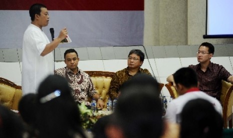 Politikus Partai Golkar dan Ketua Umum GP Ansor Nusron Wahid