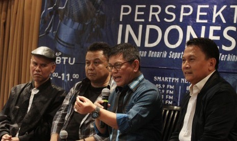 Politikus Partai Keadilan Sejahtera (PKS) Mardani Ali Sera (kanan), bersama Politisi Partai NasDem Teuku Taufiqulhadi (kedua kanan), Pengamat Politik Tony Rosyid (kiri) dan Moderator Ichan Loulembah (kedua kiri) menjadi pembicara dalam diskusi Politik Perspektif Indonesia, di Jakarta, Sabtu (29/6/2019).