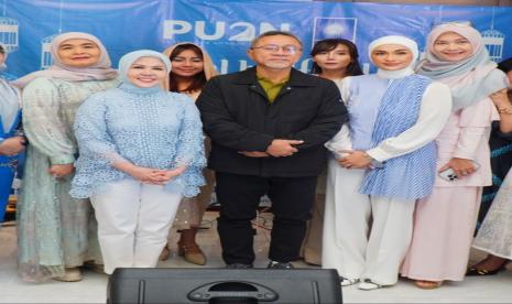 Politikus wanita PAN saat bersama Zulkifli Hasan.