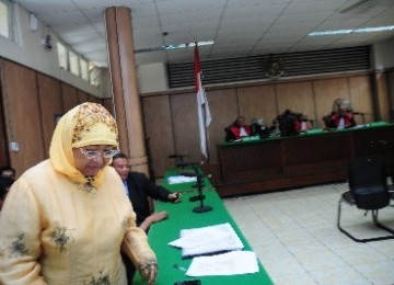 Politis PKB, Lily Wahid