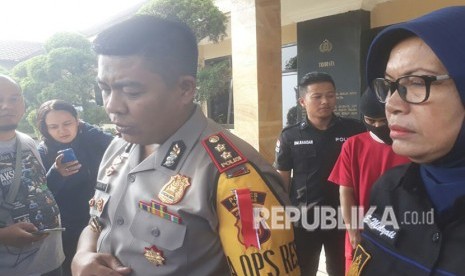 Polres Bandung berhasil meringkus dua tersangka kurir narkoba jenis sabu ke Lapas Jelekong, Rabu (30/5). Modus yang digunakan tergolong baru dengan memasukan sabu ke dalam kacang kemasan.