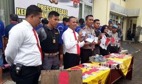 Polres Banyumas meringkus 14 tersangka kasus perjudian. Dari jumlah tersangka tersebut, sebagian besar merupakan penjual kupon judi togel.