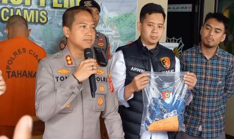  Polres Ciamis menggelar konferensi pers terkait kasus pencabulan yang dilakukan oleh guru di SMPN wilayah Kabupaten Ciamis, Rabu (28/6/2023).