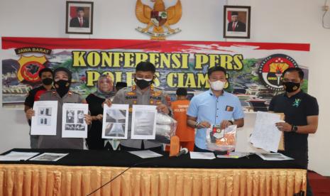 Polres Ciamis menggelar konferensi pers terkait perdagangan benur, Jumat (10/9).