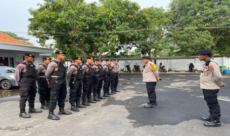 Polres Indramayu amankan Rapat Pleno di KPU Kabupaten Indramayu, Sabtu (4/11/2023). 