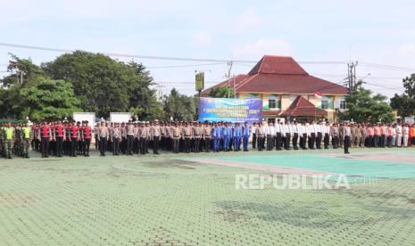 Polres Indramayu laksanakan Apel Gelar Pasukan Operasi Ketupat Lodaya 2025, Kamis (20/3/2025). 