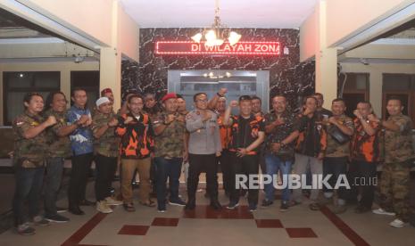 Polres Indramayu memfasilitasi deklarasi damai antara Grib Jaya dan MWC Pemuda Pancasila Kabupaten Indramayu.