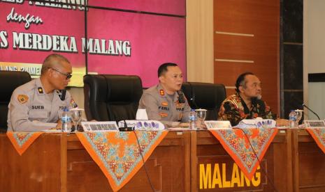 Polres Malang mengadakan bimbingan teknis pelatihan peningkatan kemampuan tugas reserse kriminal bagi anggota penyidik Reskrim Polres dan Polsek Jajaran Polres Malang serta Penandatanganan MoU dengan Universitas Merdeka Malang. Kegiatan yang diikuti 80 peserta ini dilaksanakan di Gedung Sanika Satyawada, Mapolres Malang, Kecamatan Kepanjen, Kabupaten Malang, Selasa (24/5/2022). 