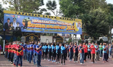 Polres Malang menggelar kejuaraan bola voli Kapolres Malang Cup 2022 mulai Kamis (16/6/2022) hingga tiga hari ke depan. 