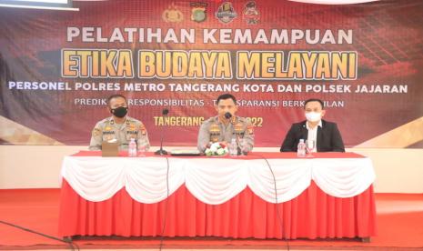 Polres Metro Tangerang Kota mengadakan pelatihan peningkatan kompetensi SDM, Optimalisasi Pelayanan Prima untuk Mewujudkan Zona Integritas di Aula Polres Metro Tangerang Kota, belum lama ini. Kegiatan tersebut diikuti oleh 80 Personel Polres Metro Tangerang Kota dan Jajaran Polsek. Pelatihan ini mengangkat tema Etika Budaya Melayani. 