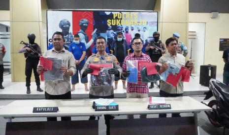  Polres Sukoharjo mengungkap kasus pencurian dan penipuan berkedok jadi petugas Dinsos, Rabu (11/10/2023).