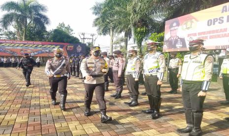 Polres Tasikmalaya Kota menggelar apel gelar pasukan Operasi Ketupat Lodaya 2022, Jumat (22/4/2022).