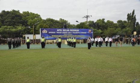 Polresta Cirebon menggelar Apel Gelar Pasukan Operasi Patuh Lodaya 2021 di Mapolresta Cirebon, Senin (20/9). Operasi itu akan berlangsung pada 20 September - 3 Oktober 2021.