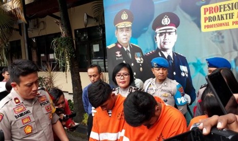 Polresta Malang merilis kasus pembunuhan di jembatan Gadang, Kota Malang, Kamis (4/4).