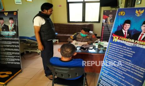 Polsek Lelea jajaran Polres Indramayu berhasil mengungkap praktik perjudian jenis togel online. 