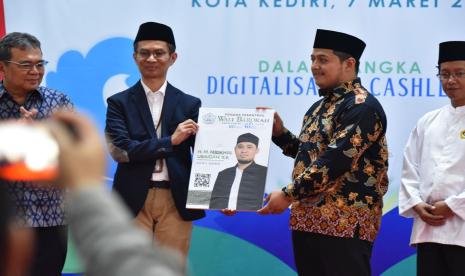 Pondok Pesantren (ponpes) Wali Barokah bekerja sama dengan Bank Syariah Indonesia (BSI) mendigitalkan transaksi 4.000-an santri.