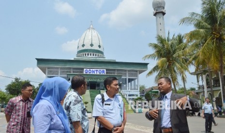 Ponpes Gontor menerapkan sistem pendidikan siswa menginap di asrama selama 24 jam.