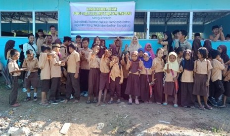 Ponpes Hidayatul Muttaqin di Dangiang, Kayangan, Lombok Utara, mengucapkan terima kasih atas donasi yang diberikan pembaca Republika pada Kamis (6/12).