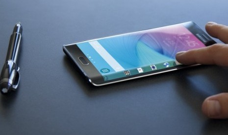 Ponsel pintar Samsung Galaxy S6.