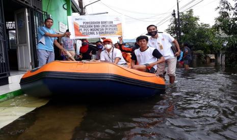 Pos Indoneisa memberikan bantuan tanggap darurat untuk kebutuhan utama yang paling dibutuhkan di waktu-waktu awal bencana, diantaranya makanan siap saji, paket sembako, air mineral, lilin, selimut, popok, susu dan kebutuhan pengungsian lainnya. Total bantuan  awal tanggap darurat yang diberikan Pos Indonesia senilai Rp 60 Juta untuk korban banjir Kalimantan Selatan dan gempa bumi Majene Sulawesi Barat.