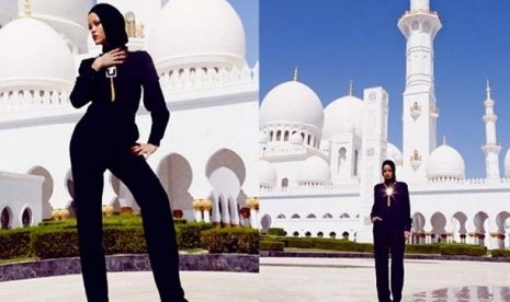 Pose Rihanna di Masjid Raya Sheikh Zayed di Abu Dhabi 