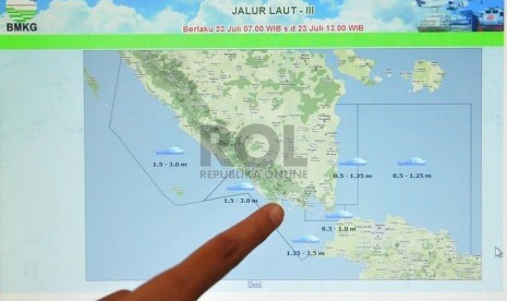 Posko Info Cuaca Angkutan Lebaran 2014 di Pelabuhan Merak, Banten, Rabu (23/7).(Republika/Prayogi)