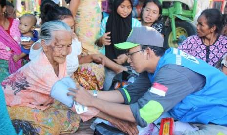 Posko kesehatan tim IZI di Lombok Utara.