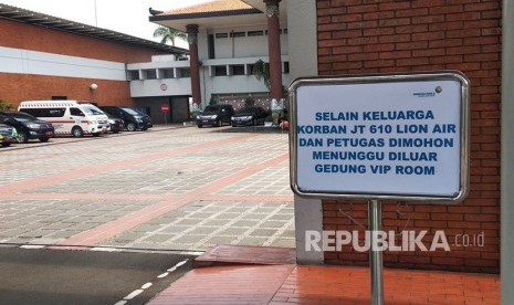 Posko penanganan kecelakaan pesawat terbang Lion Air nomor  register PK-LQP di Bandara Soekarno-Hatta sudah mulai sepi sejak Rabu  (31/10) pagi.