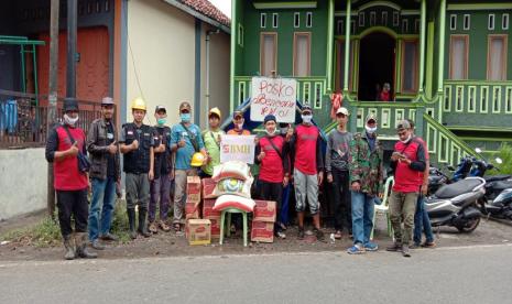 Posko relawan BMH unruk membantu warga Garut yang terdampak banjir.