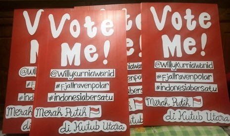 Poster kampanye seruan vote untuk Willy Kurniawan