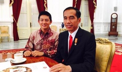 Postingan akun twitter Jokowi dengan pembalab Rio Haryanto di twitter pada  13 Agustus 2015.