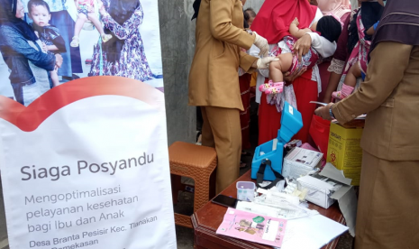 Posyandu Balita di Desa Branta Pesisir binaan Rumah Zakat.