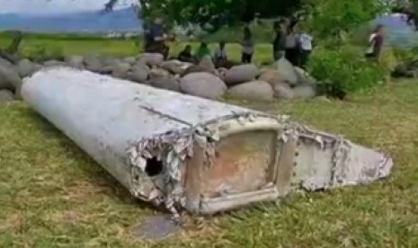 Potongan bagian diduga pesawat MH370 di Pulau Reunion