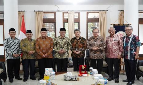 PP Muhammadiyah  dalam agenda kunjungan merajut silaturahmi komponen bangsa ke Wisma Keuskupan Agung Jakarta Jl. Katedral No. 7, Jakarta Pusat, Jumat (9/6/2023).