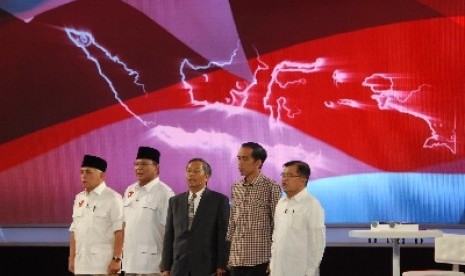 Prabowo-Hatta dan Jokowi-JK di debat terakhir di Jakarta, Sabtu (5/7).