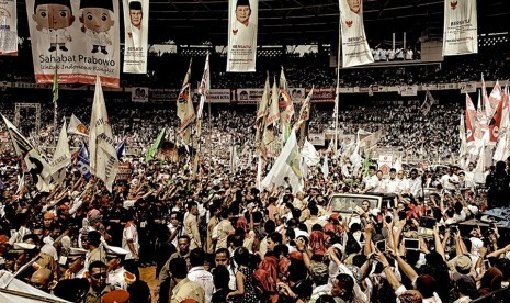 Prabowo-Hatta ketika kampanye akbar di Gelora Bung Karno, Ahad (22/6).