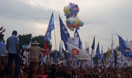 Prabowo saat berkampanye di Lombok.